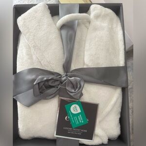 Luxurious White Velvet Robe by Etoile